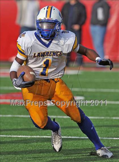 Thumbnail 2 in Lawrence vs. Sayville (Long Island Class 3 Final) photogallery.