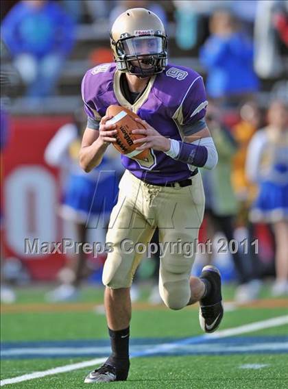 Thumbnail 2 in Lawrence vs. Sayville (Long Island Class 3 Final) photogallery.