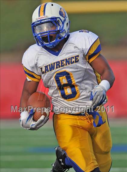 Thumbnail 3 in Lawrence vs. Sayville (Long Island Class 3 Final) photogallery.
