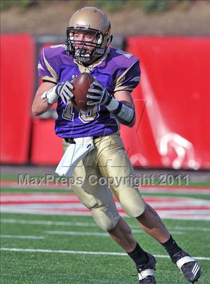 Thumbnail 2 in Lawrence vs. Sayville (Long Island Class 3 Final) photogallery.