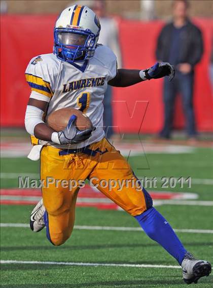 Thumbnail 1 in Lawrence vs. Sayville (Long Island Class 3 Final) photogallery.