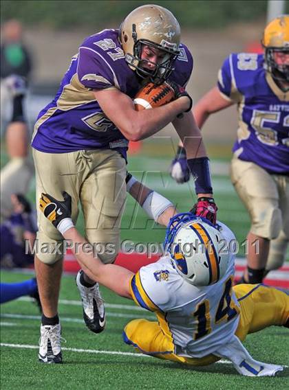 Thumbnail 3 in Lawrence vs. Sayville (Long Island Class 3 Final) photogallery.