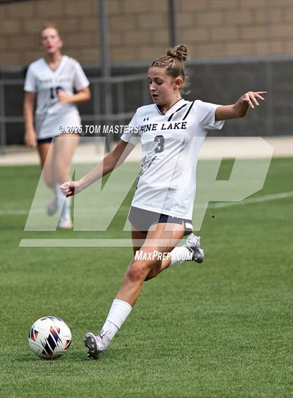 Thumbnail 2 in Pine Lake Prep vs. Franklin Academy (NCHSAA 2A Championship) photogallery.