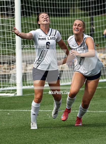 Thumbnail 2 in Pine Lake Prep vs. Franklin Academy (NCHSAA 2A Championship) photogallery.