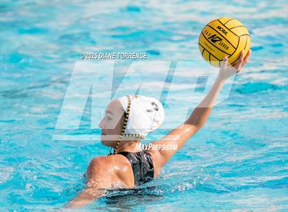 Thumbnail 1 in Woodrow Wilson vs Foothill (Bill Barnett Holiday Cup) photogallery.