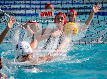 Thumbnail 1 in Woodrow Wilson vs Foothill (Bill Barnett Holiday Cup) photogallery.