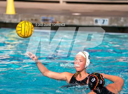 Thumbnail 1 in Woodrow Wilson vs Foothill (Bill Barnett Holiday Cup) photogallery.