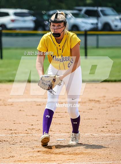 Thumbnail 2 in Pleasant Valley vs Waukee (Rick Doran Classic) photogallery.