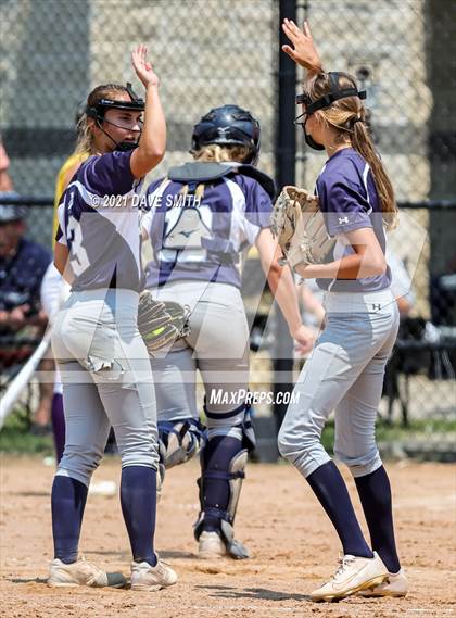 Thumbnail 2 in Pleasant Valley vs Waukee (Rick Doran Classic) photogallery.