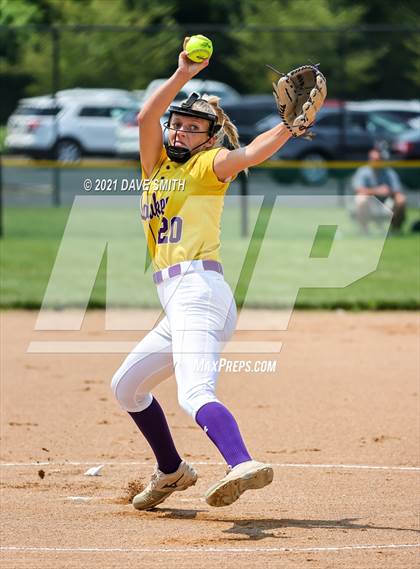 Thumbnail 1 in Pleasant Valley vs Waukee (Rick Doran Classic) photogallery.