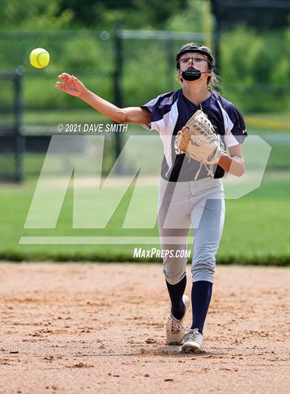 Thumbnail 3 in Pleasant Valley vs Waukee (Rick Doran Classic) photogallery.