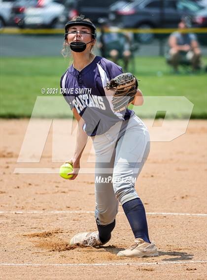 Thumbnail 2 in Pleasant Valley vs Waukee (Rick Doran Classic) photogallery.