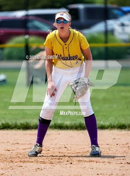 Thumbnail 1 in Pleasant Valley vs Waukee (Rick Doran Classic) photogallery.