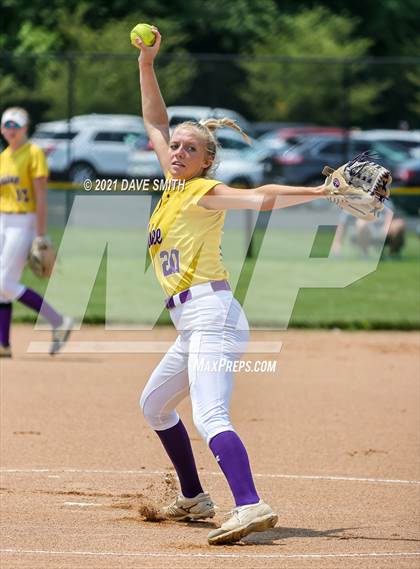 Thumbnail 2 in Pleasant Valley vs Waukee (Rick Doran Classic) photogallery.