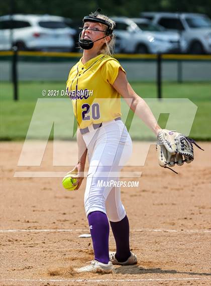 Thumbnail 3 in Pleasant Valley vs Waukee (Rick Doran Classic) photogallery.