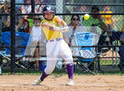 Thumbnail 3 in Pleasant Valley vs Waukee (Rick Doran Classic) photogallery.