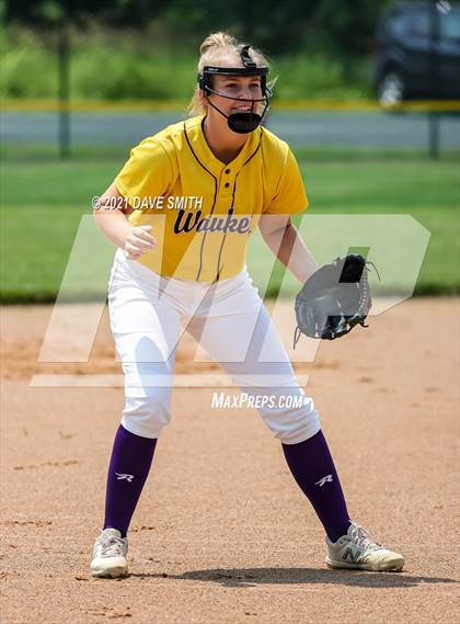 Thumbnail 3 in Pleasant Valley vs Waukee (Rick Doran Classic) photogallery.