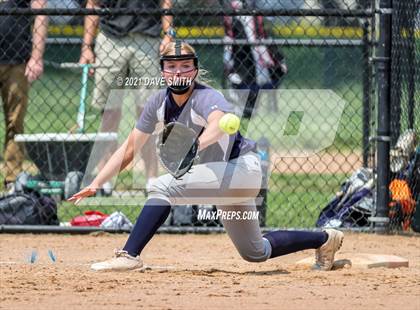 Thumbnail 3 in Pleasant Valley vs Waukee (Rick Doran Classic) photogallery.