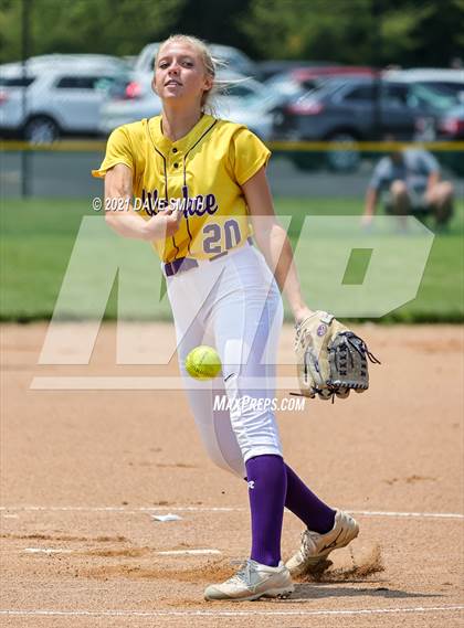 Thumbnail 1 in Pleasant Valley vs Waukee (Rick Doran Classic) photogallery.