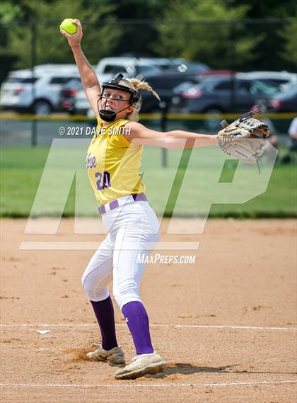 Thumbnail 3 in Pleasant Valley vs Waukee (Rick Doran Classic) photogallery.