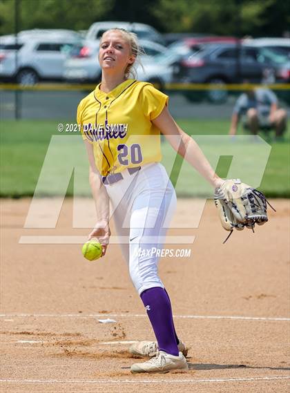 Thumbnail 3 in Pleasant Valley vs Waukee (Rick Doran Classic) photogallery.