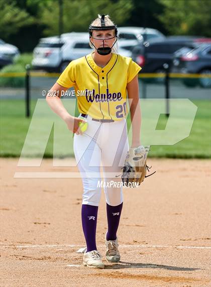 Thumbnail 2 in Pleasant Valley vs Waukee (Rick Doran Classic) photogallery.