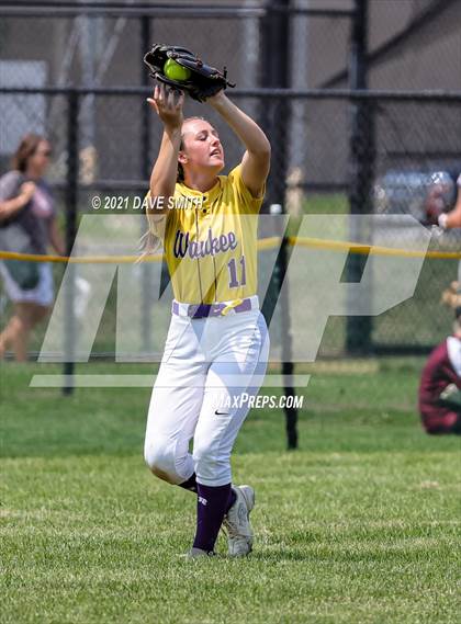 Thumbnail 3 in Pleasant Valley vs Waukee (Rick Doran Classic) photogallery.