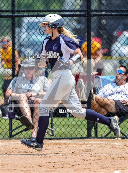 Thumbnail 2 in Pleasant Valley vs Waukee (Rick Doran Classic) photogallery.