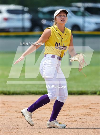 Thumbnail 2 in Pleasant Valley vs Waukee (Rick Doran Classic) photogallery.