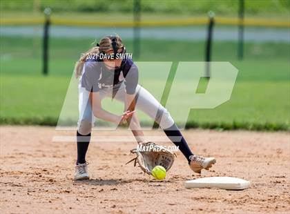 Thumbnail 3 in Pleasant Valley vs Waukee (Rick Doran Classic) photogallery.
