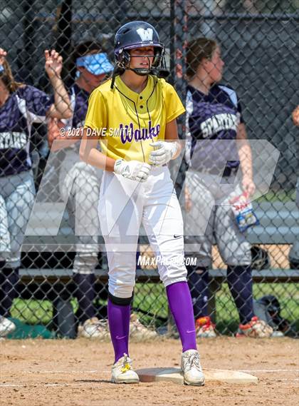 Thumbnail 2 in Pleasant Valley vs Waukee (Rick Doran Classic) photogallery.