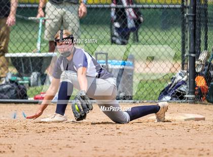 Thumbnail 1 in Pleasant Valley vs Waukee (Rick Doran Classic) photogallery.