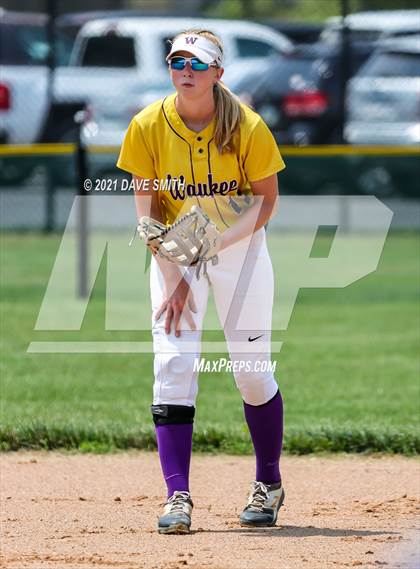 Thumbnail 1 in Pleasant Valley vs Waukee (Rick Doran Classic) photogallery.