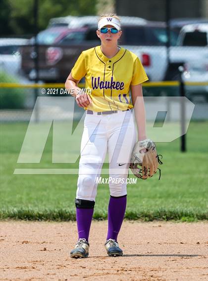 Thumbnail 3 in Pleasant Valley vs Waukee (Rick Doran Classic) photogallery.
