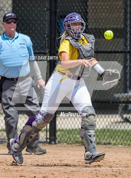 Thumbnail 2 in Pleasant Valley vs Waukee (Rick Doran Classic) photogallery.