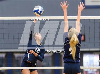 Thumbnail 1 in Amador @ Vista del Lago photogallery.