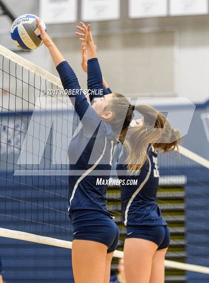 Thumbnail 3 in Amador @ Vista del Lago photogallery.