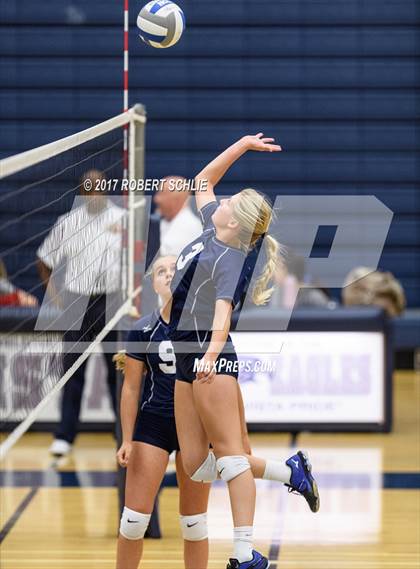 Thumbnail 2 in Amador @ Vista del Lago photogallery.