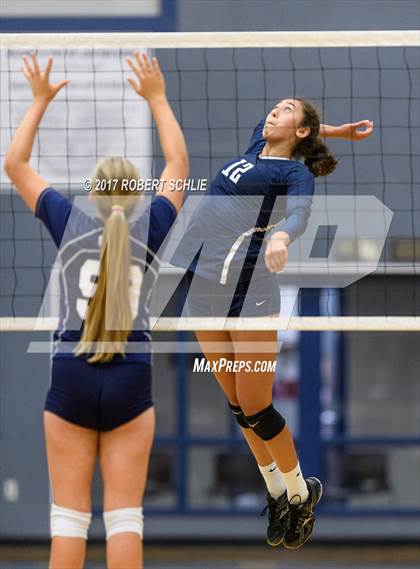 Thumbnail 1 in Amador @ Vista del Lago photogallery.