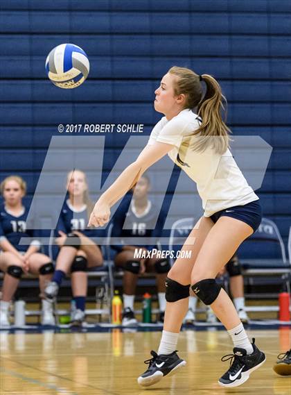 Thumbnail 3 in Amador @ Vista del Lago photogallery.