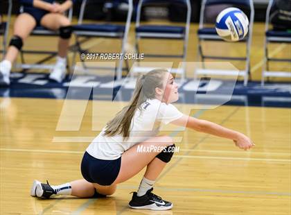 Thumbnail 3 in Amador @ Vista del Lago photogallery.