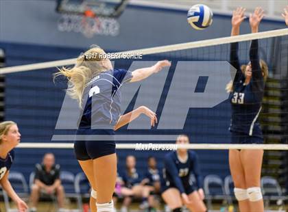 Thumbnail 1 in Amador @ Vista del Lago photogallery.
