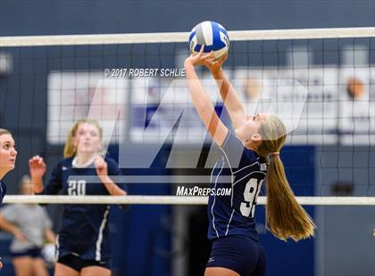 Thumbnail 1 in Amador @ Vista del Lago photogallery.
