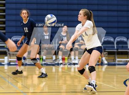 Thumbnail 2 in Amador @ Vista del Lago photogallery.