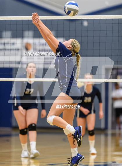 Thumbnail 2 in Amador @ Vista del Lago photogallery.
