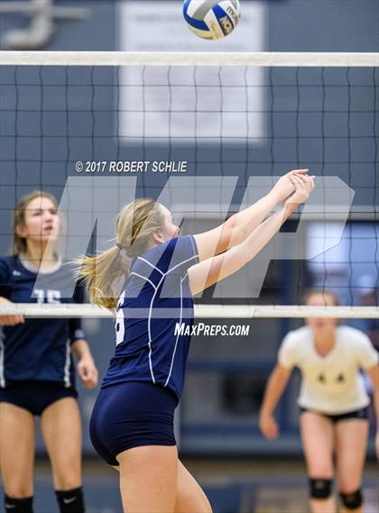 Thumbnail 2 in Amador @ Vista del Lago photogallery.