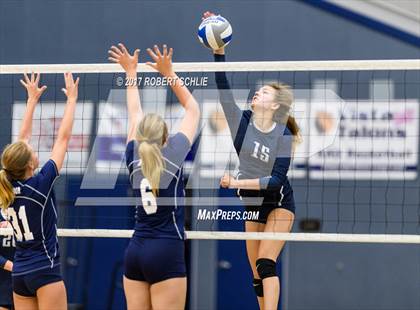 Thumbnail 1 in Amador @ Vista del Lago photogallery.