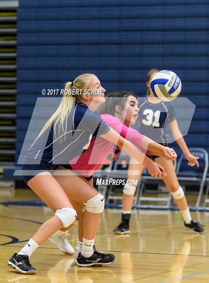 Thumbnail 2 in Amador @ Vista del Lago photogallery.