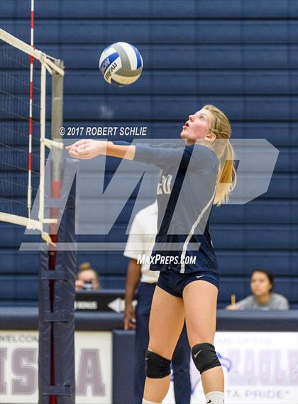 Thumbnail 2 in Amador @ Vista del Lago photogallery.