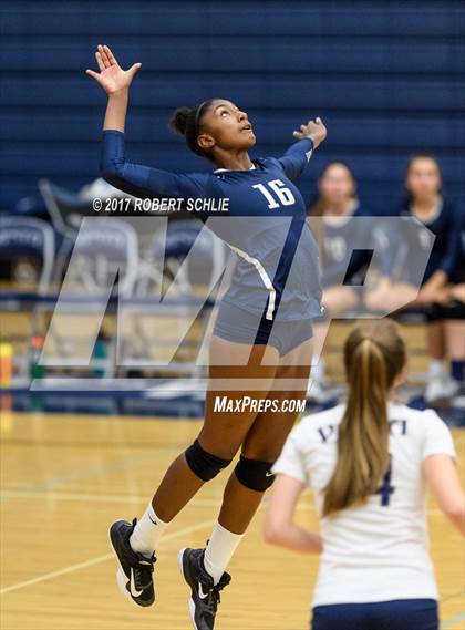 Thumbnail 2 in Amador @ Vista del Lago photogallery.
